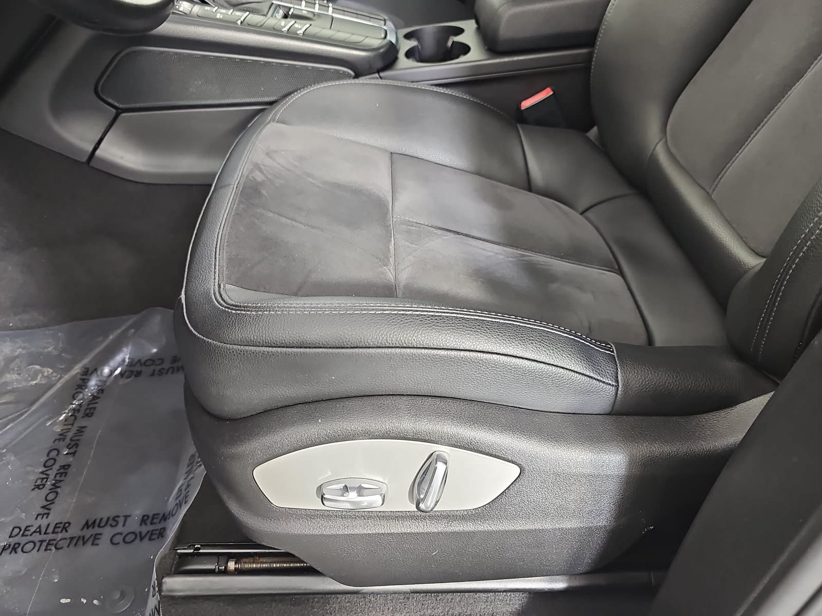 Used 2018 Silver Porsche  image 27