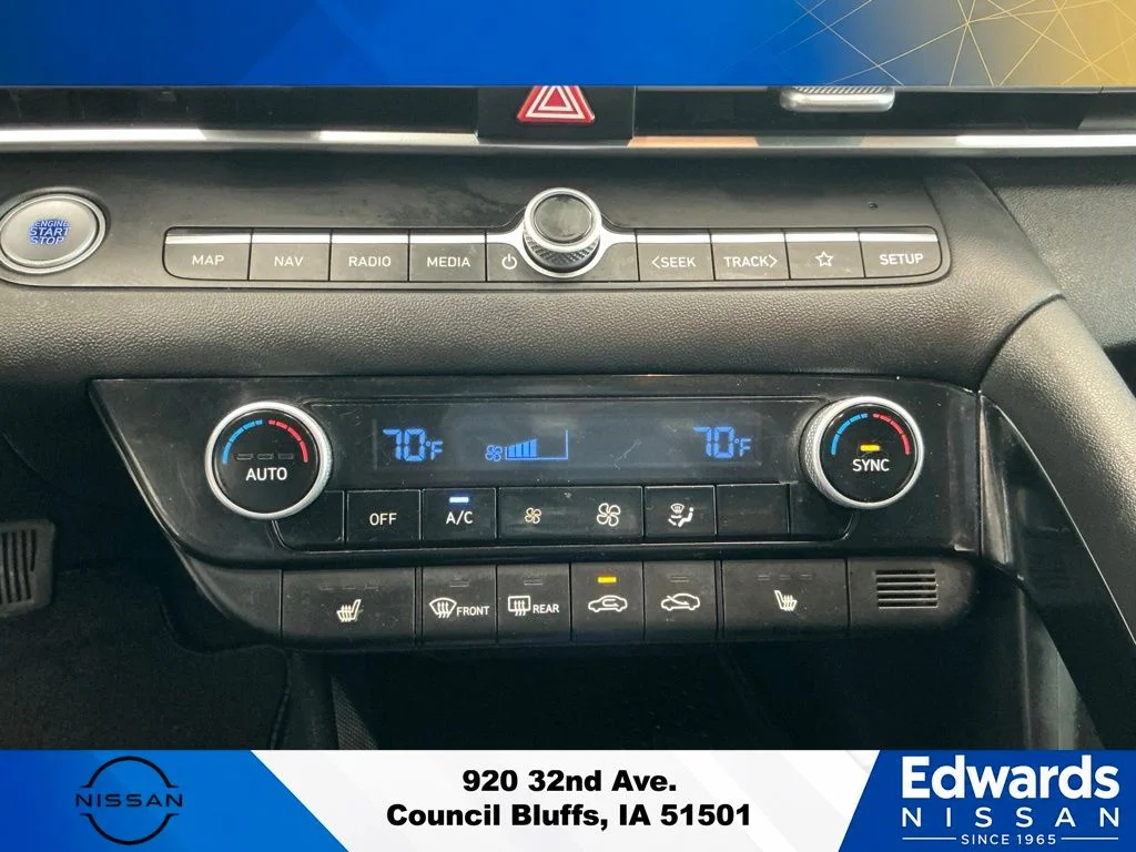 Used 2023 Blue Hyundai SEL image 22