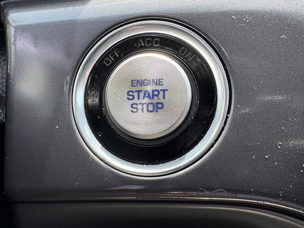 Used 2019 Hyper White Hyundai Limited image 11