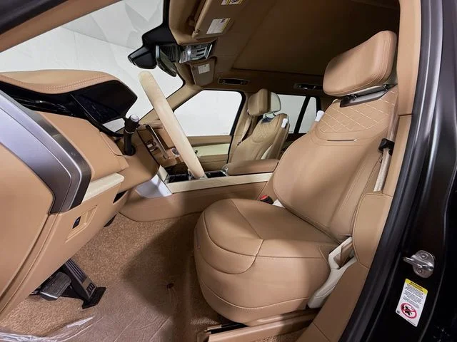 New 2026 Obsidian Black Satin Land Rover SV Signature Suite image 11