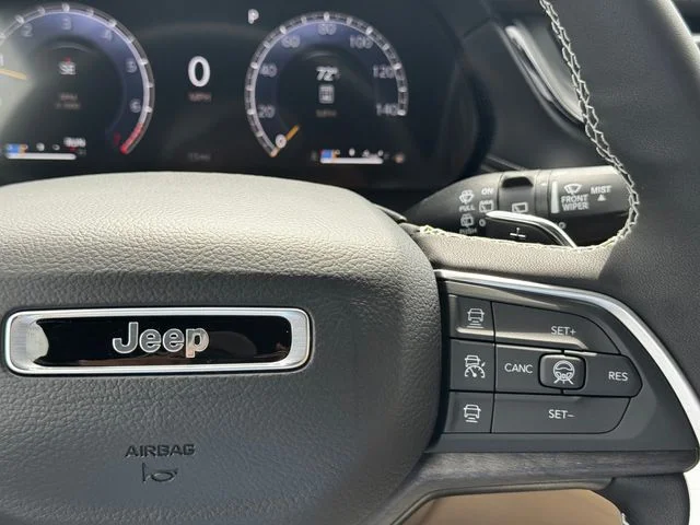 New 2026 Bright White Clear-Coat Exterior Paint Jeep Limited image 26