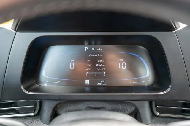 Used 2025 Gray Hyundai SEL Sport image 19