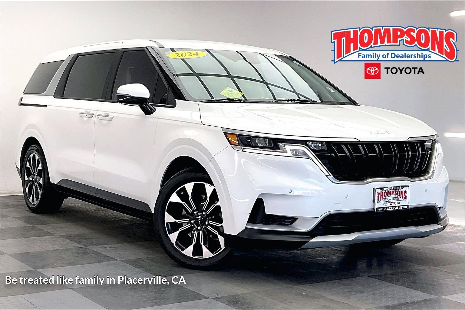 2024 Kia Sedona EX's photo