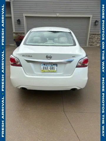 Used 2015 White Nissan 2.5 SL image 7