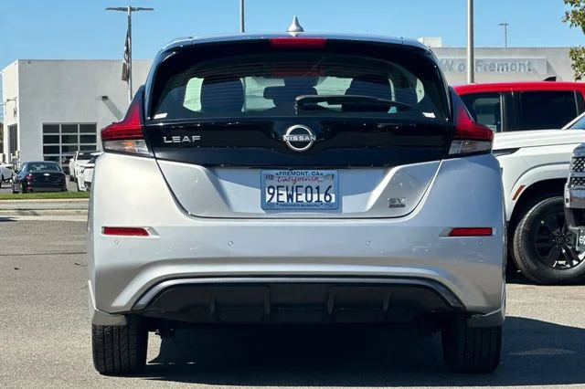 Used 2023 Silver Nissan SV Plus image 5