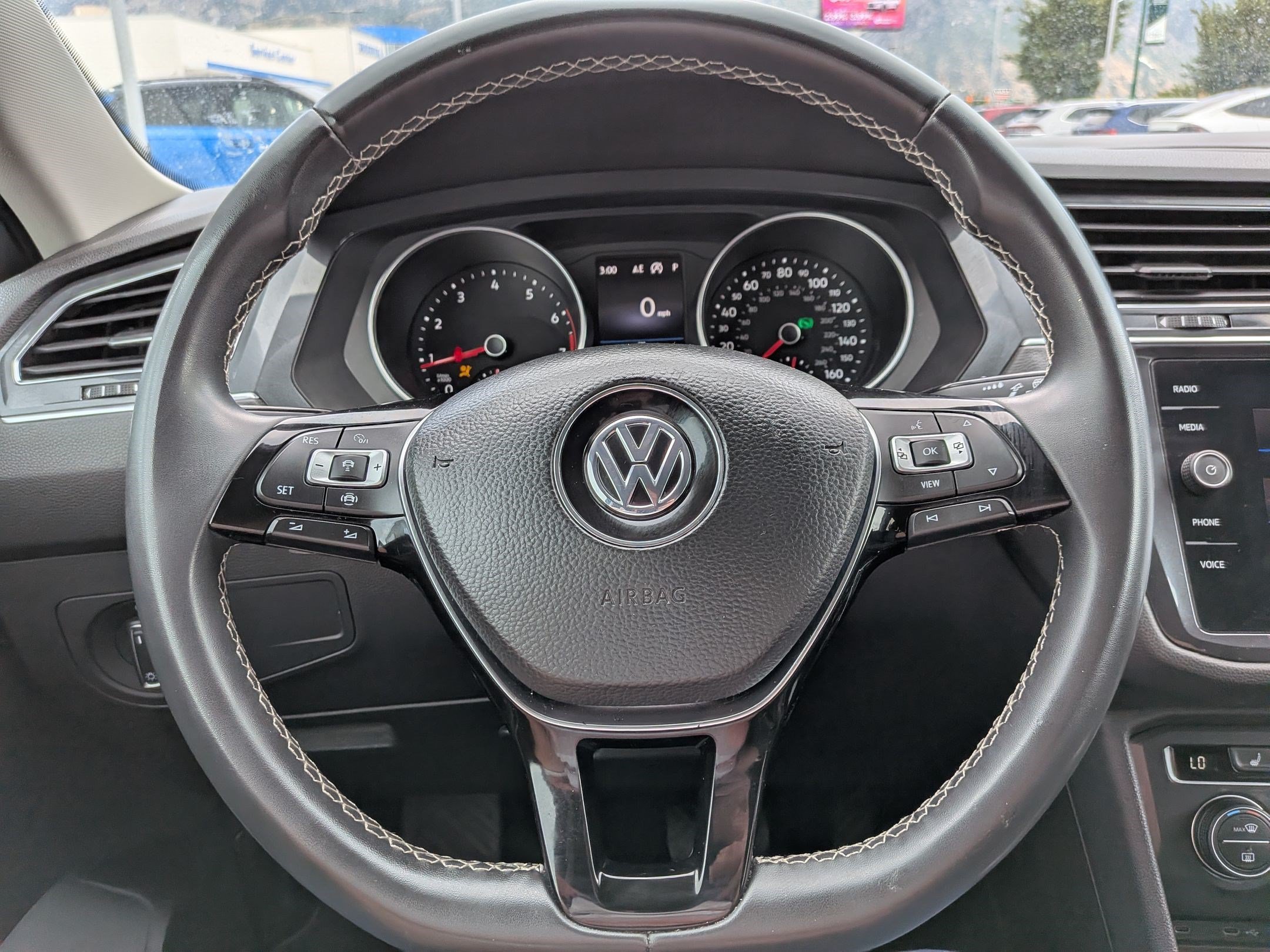 Used 2021 Pyrite Silver Metallic Volkswagen SE image 16