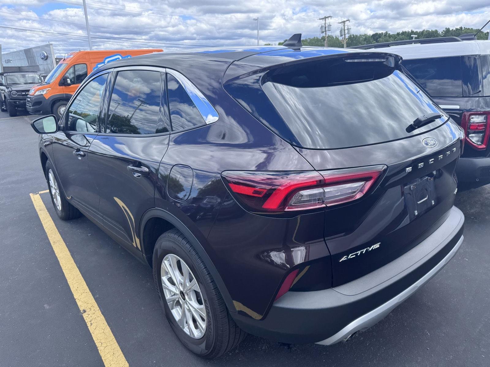 Used 2023 Cinnabar Red Ford Active image 6