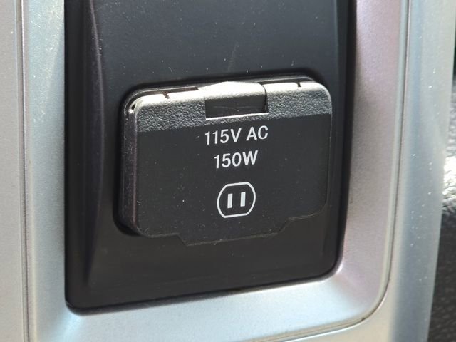 Used 2010 Bright White Clearcoat/Mineral Gray Metallic CC Ram SLT image 15