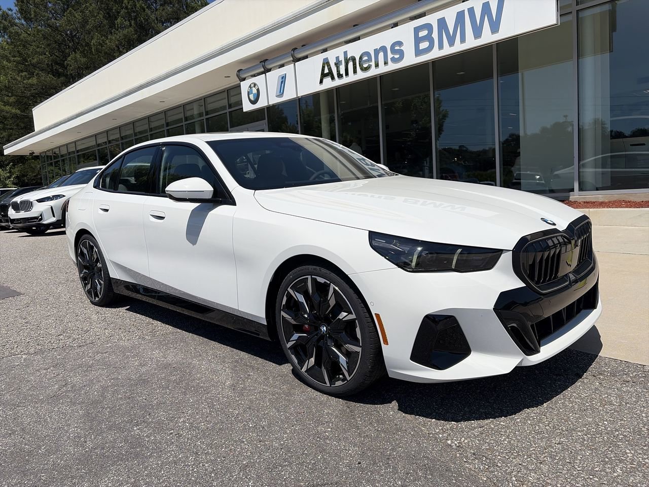 New 2027 Alpine White BMW 530i xDrive image 2