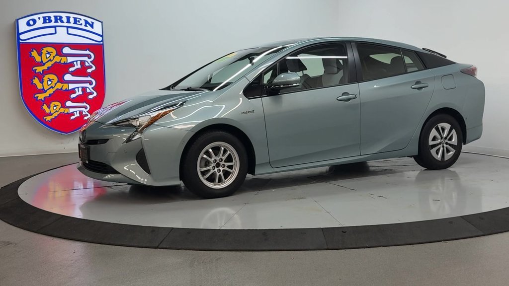 Used 2017 Pearl Toyota Four image 8