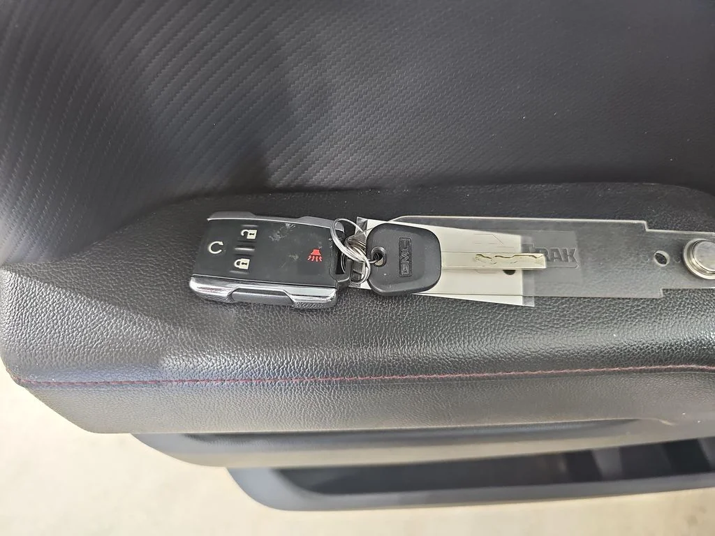 Certified Used 2018 White GMC SLT image 39