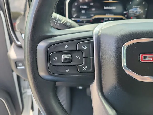 Used 2024 White GMC SLT image 14