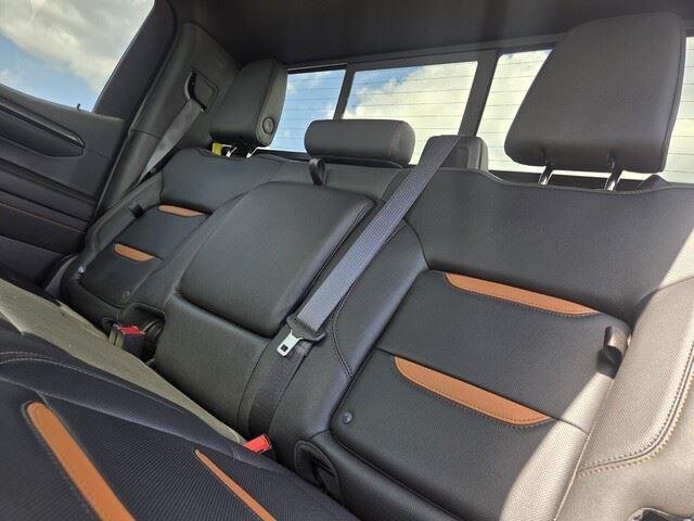 Used 2022 Titanium Rush Metallic GMC AT4 image 27
