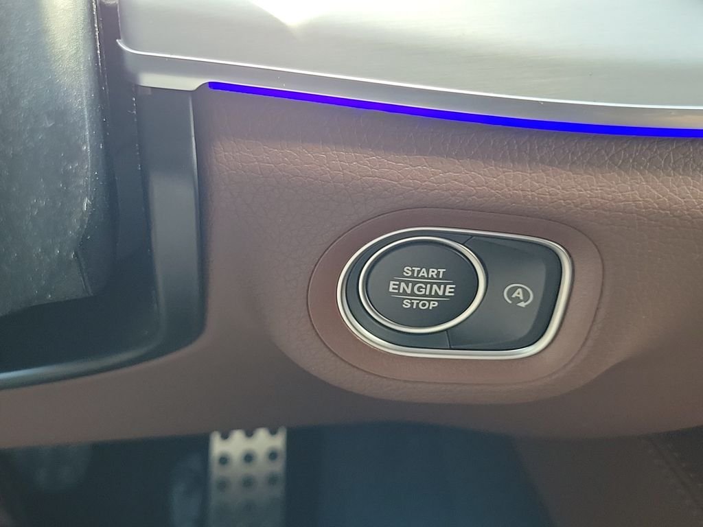 New 2026 MANUFAKTUR Ireland Mid Green Metallic Mercedes-Benz GLS 450 image 31