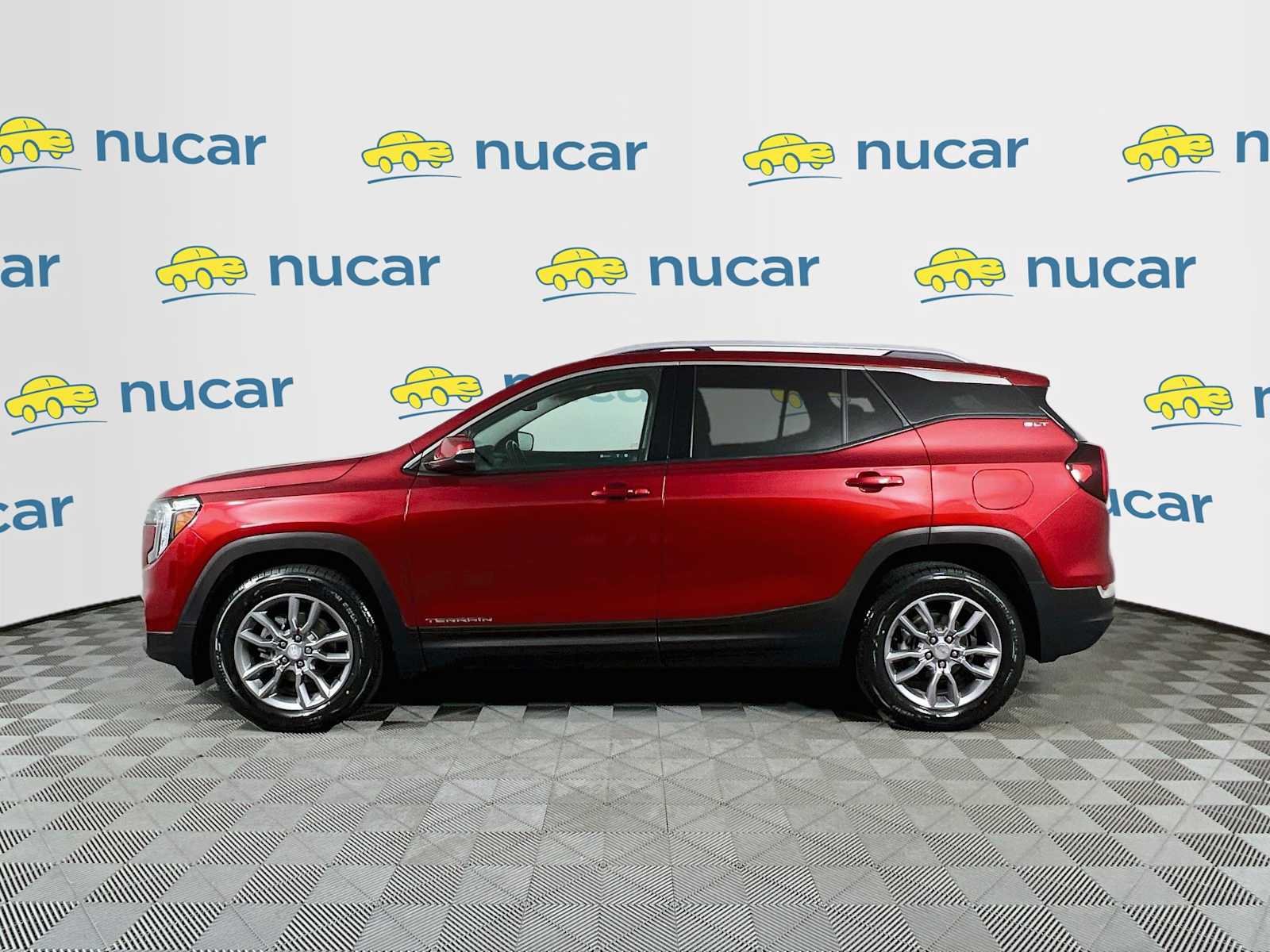 Used 2022 Cayenne Red Tintcoat GMC SLT image 4