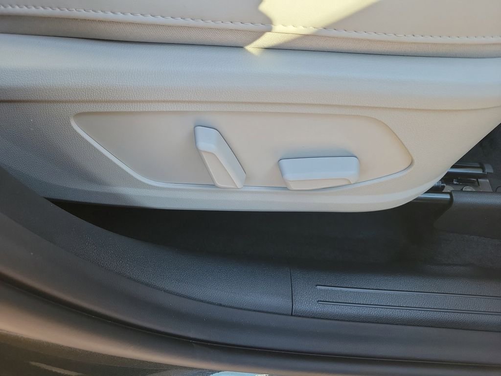 New 2026 Gray Kia EX image 9
