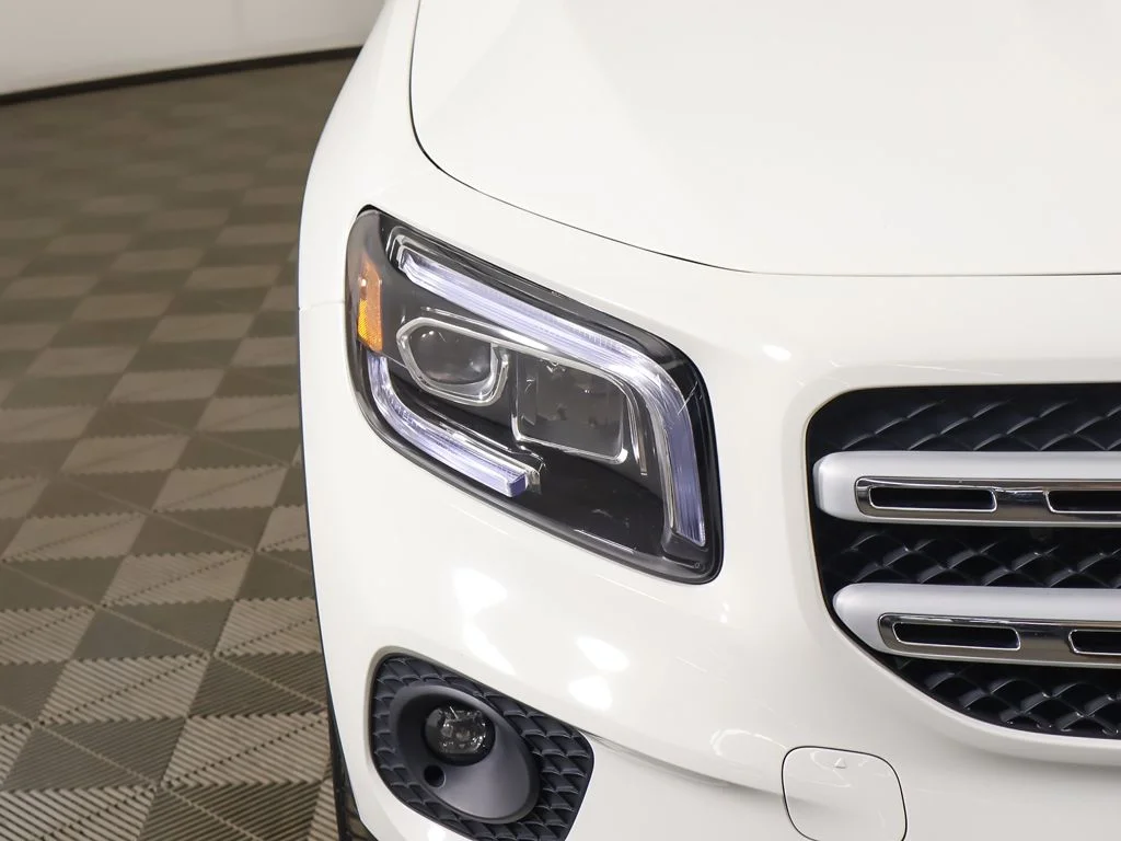 Used 2022 Polar White Mercedes-Benz GLB 250 image 14