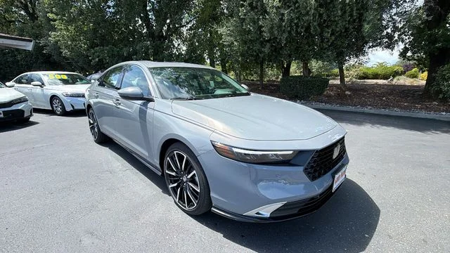 New 2026 Urban Gray Pearl Honda Touring Hybrid image 2