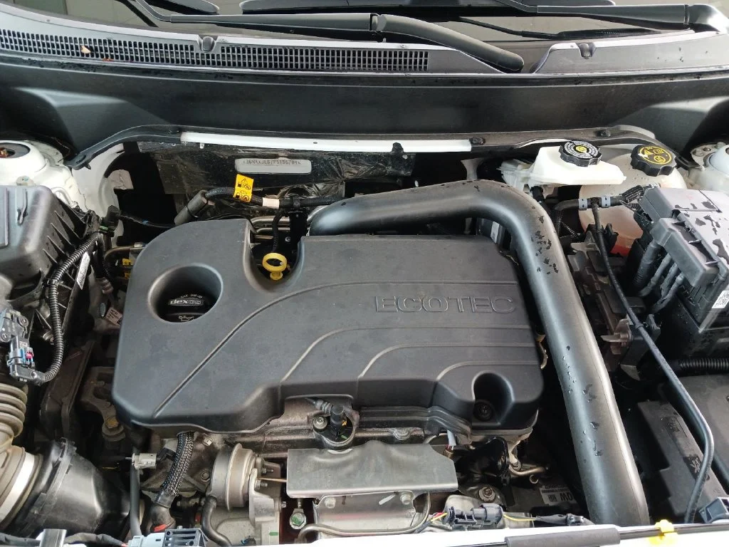 Used 2023 SUMMIT WHITE Chevrolet LT image 14