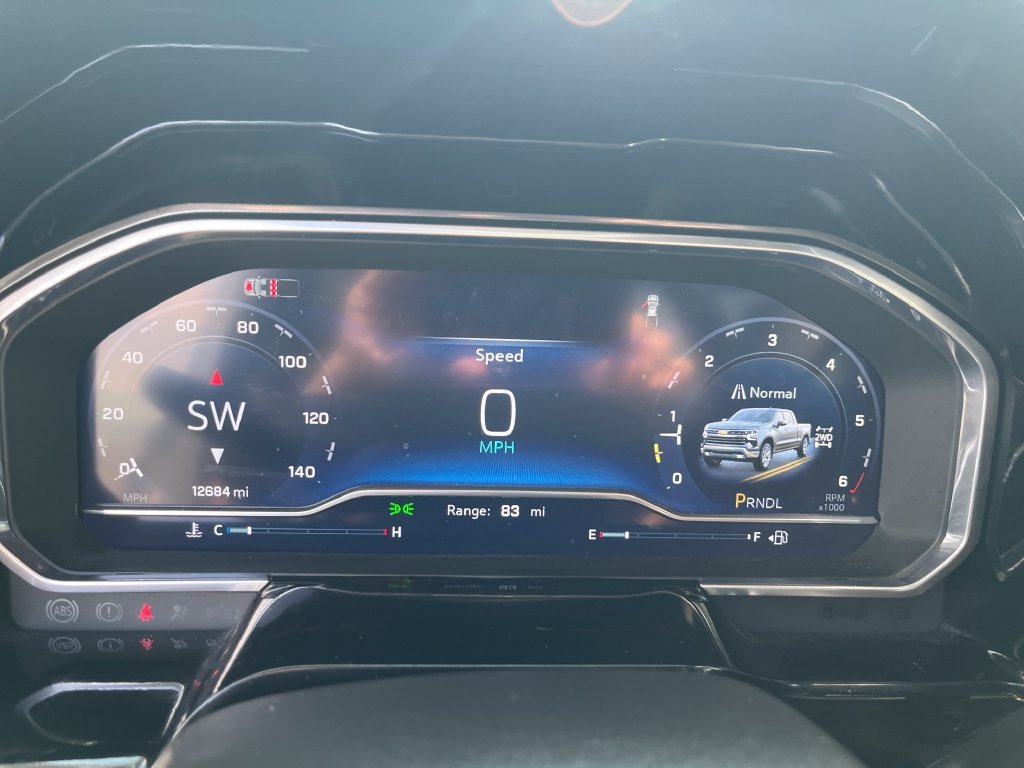 Used 2024 Gray Chevrolet LT image 18