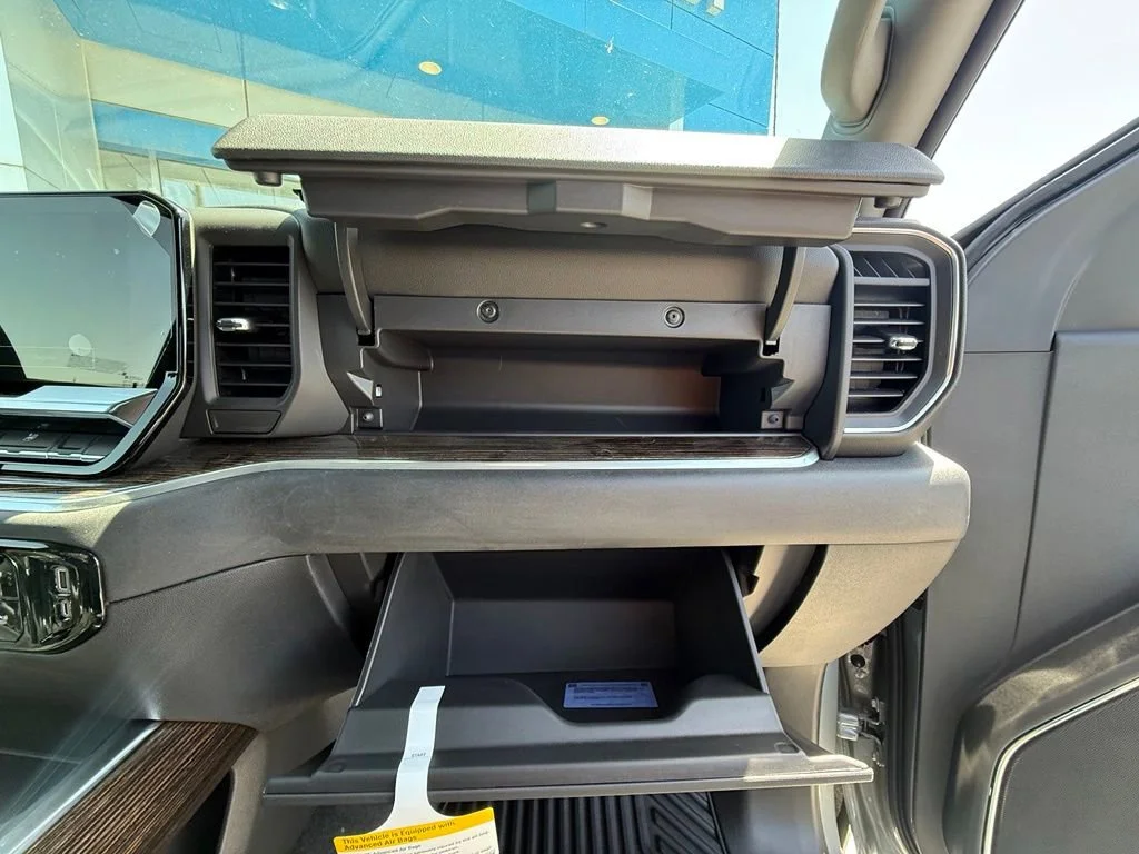New 2026 Sterling Metallic GMC Elevation image 14