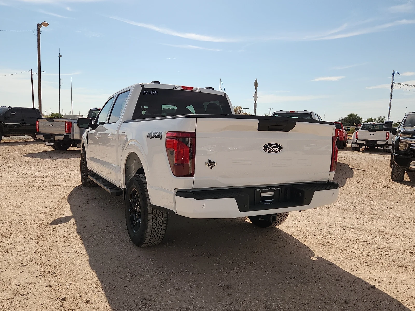 New 2026 Oxford White Ford XLT image 5