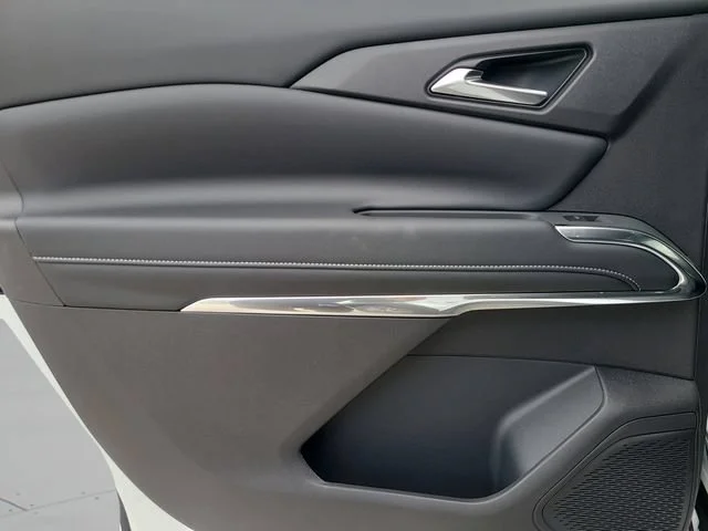 New 2026 Summit White Chevrolet LT image 15