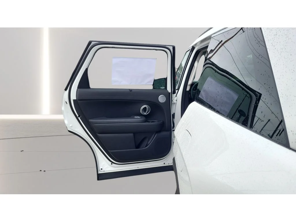 New 2026 Creamy White Pearl Hyundai SEL 7P image 24