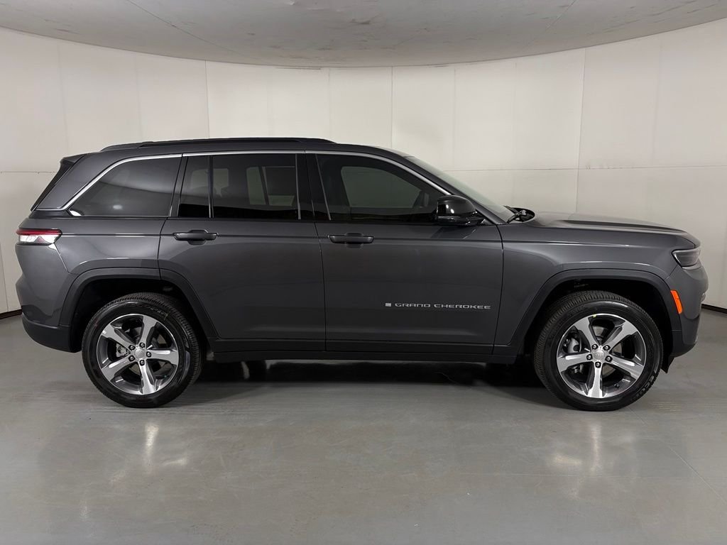 New 2026 Baltic Gray Metallic Clearcoat Jeep Limited image 9