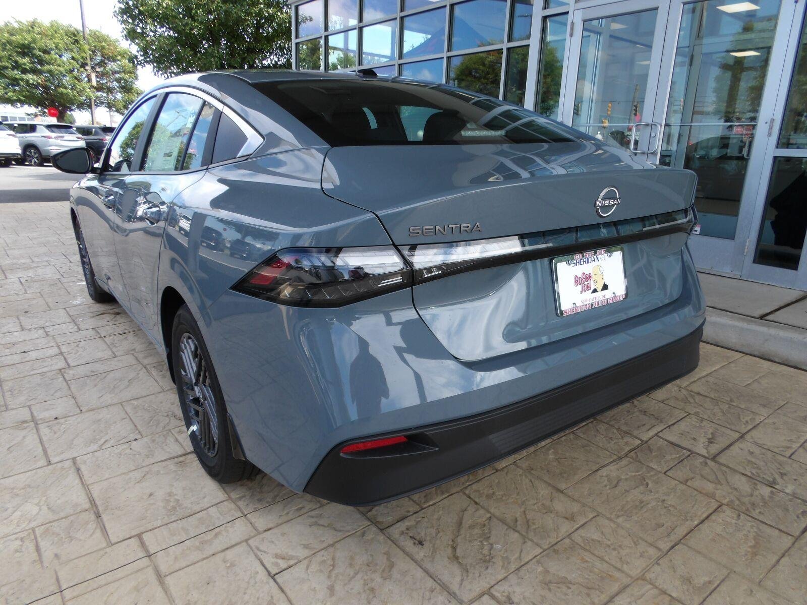 New 2027 Atlantic Gray Metallic Nissan SV image 5