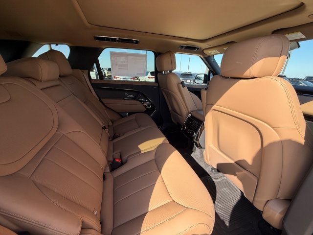 New 2027 Ostuni Pearl White Land Rover SE image 17