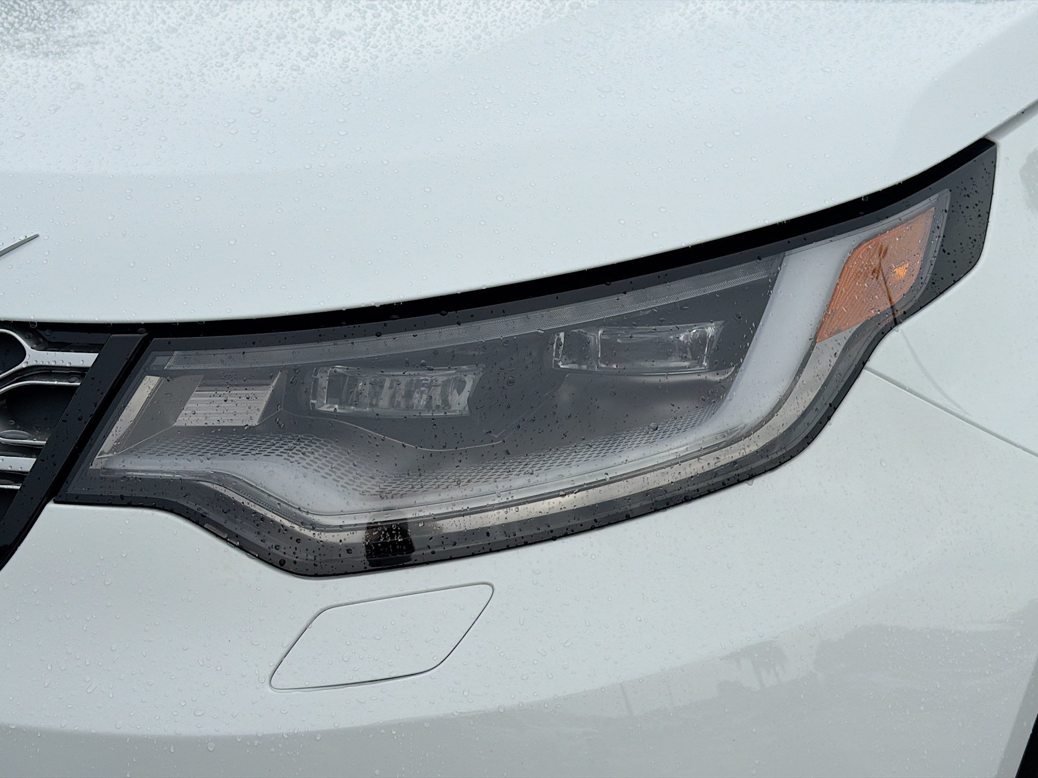 New 2026 Fuji White Land Rover Gemini Edition image 9