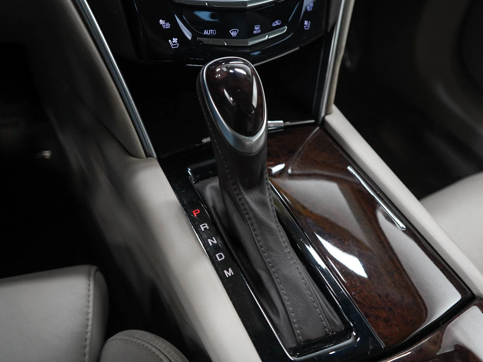 Used 2013 Silver Coast Metallic Cadillac Premium image 22