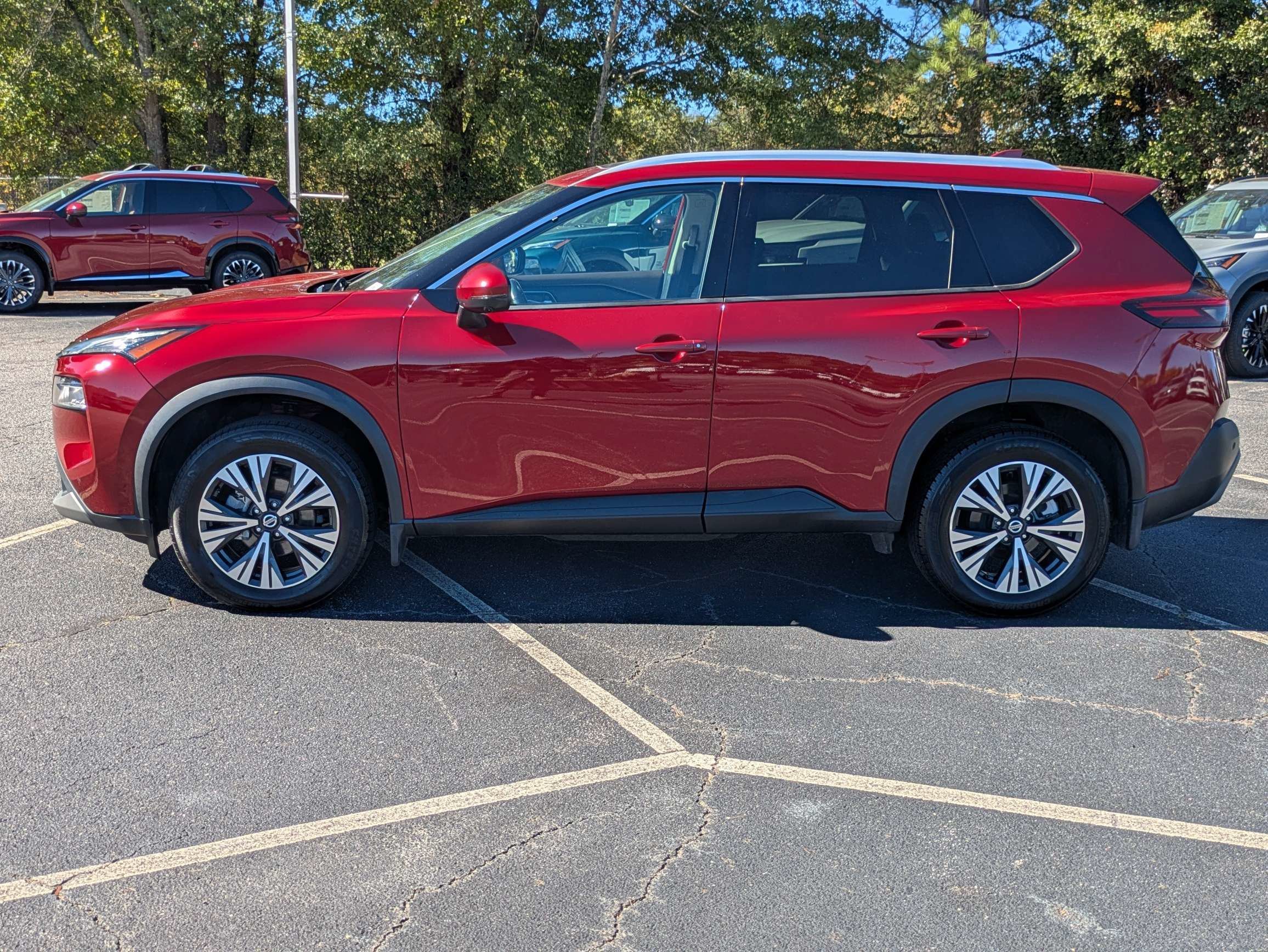 Used 2021 Red Nissan SV image 6