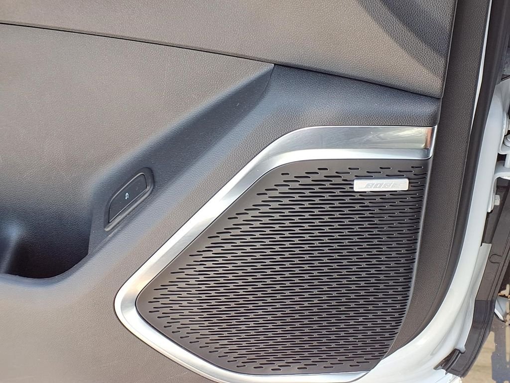Used 2025 Summit White GMC Elevation image 16