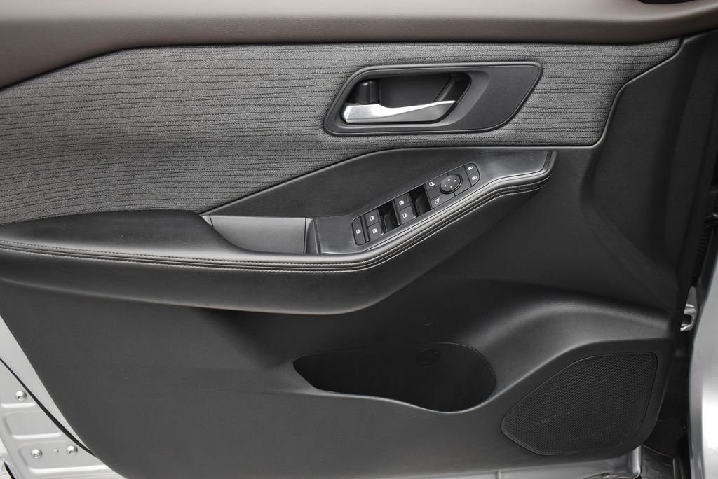 Used 2023 Silver Nissan SV image 10
