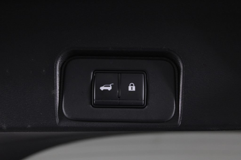 2024 Nissan Rogue SV - Photo 18