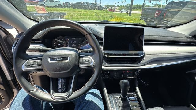 Used 2022 Silver Jeep Limited image 23