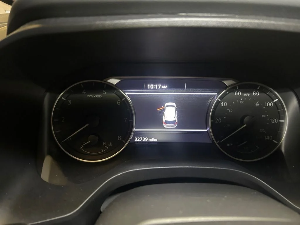 Used 2025 Scarlet Nissan SV image 23