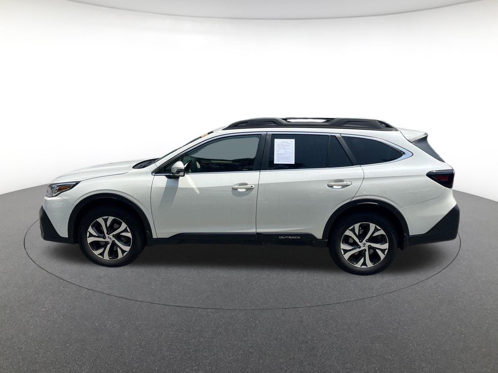 Used 2022 Crystal White Pearl Subaru Limited image 4