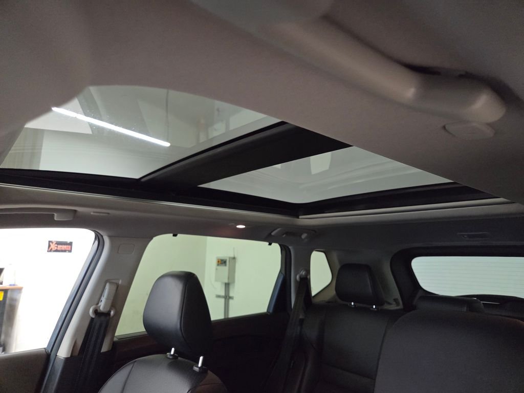 Used 2023 Gray Nissan SV image 34
