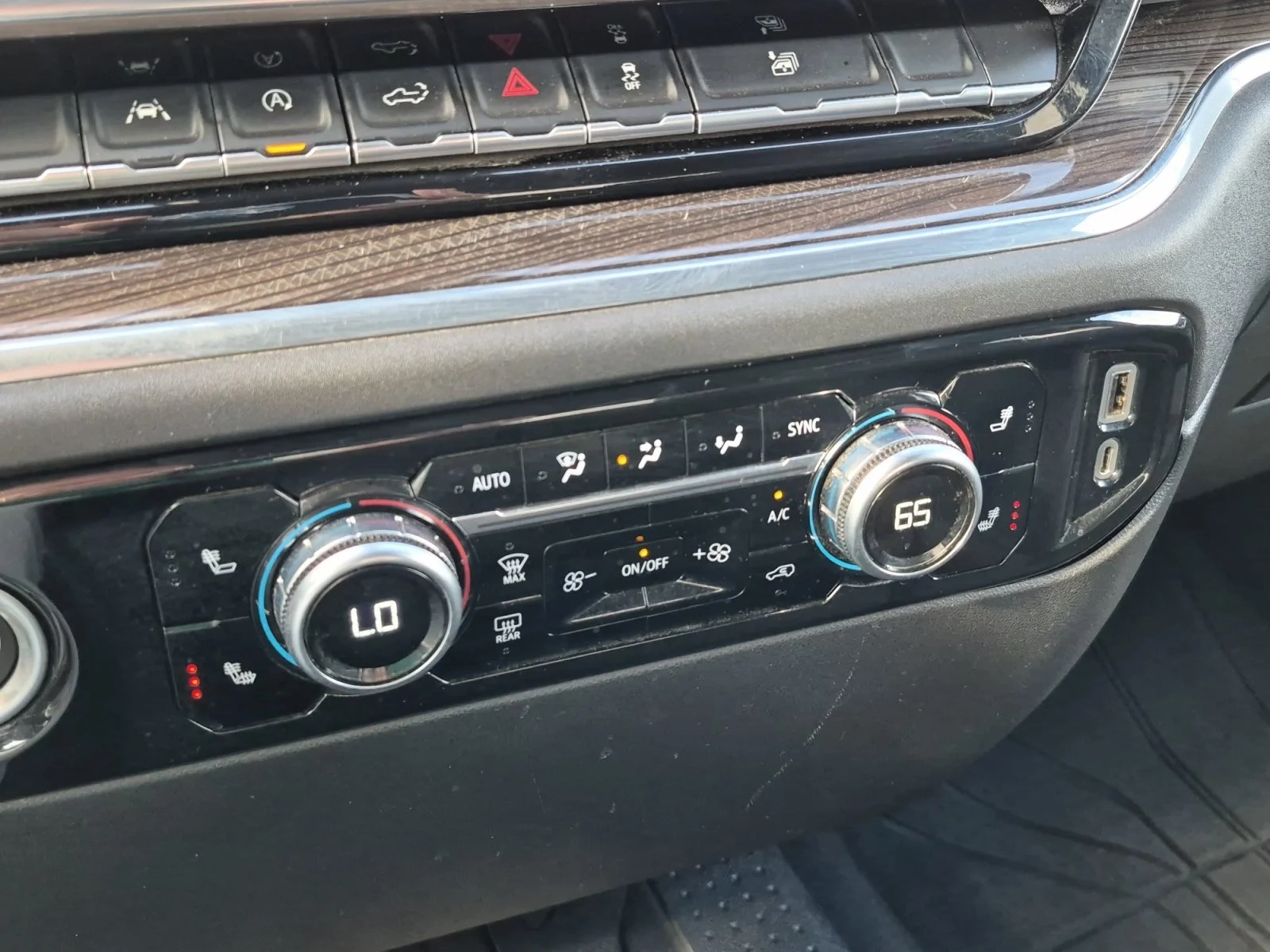 Used 2022 Summit White GMC Elevation image 18