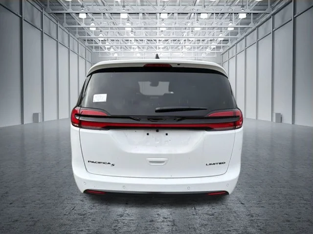 New 2027 Bright White Clear-Coat Paint Chrysler Limited image 4