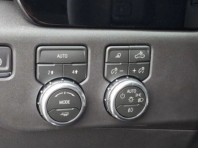 New 2026 Onyx Black GMC Elevation image 18