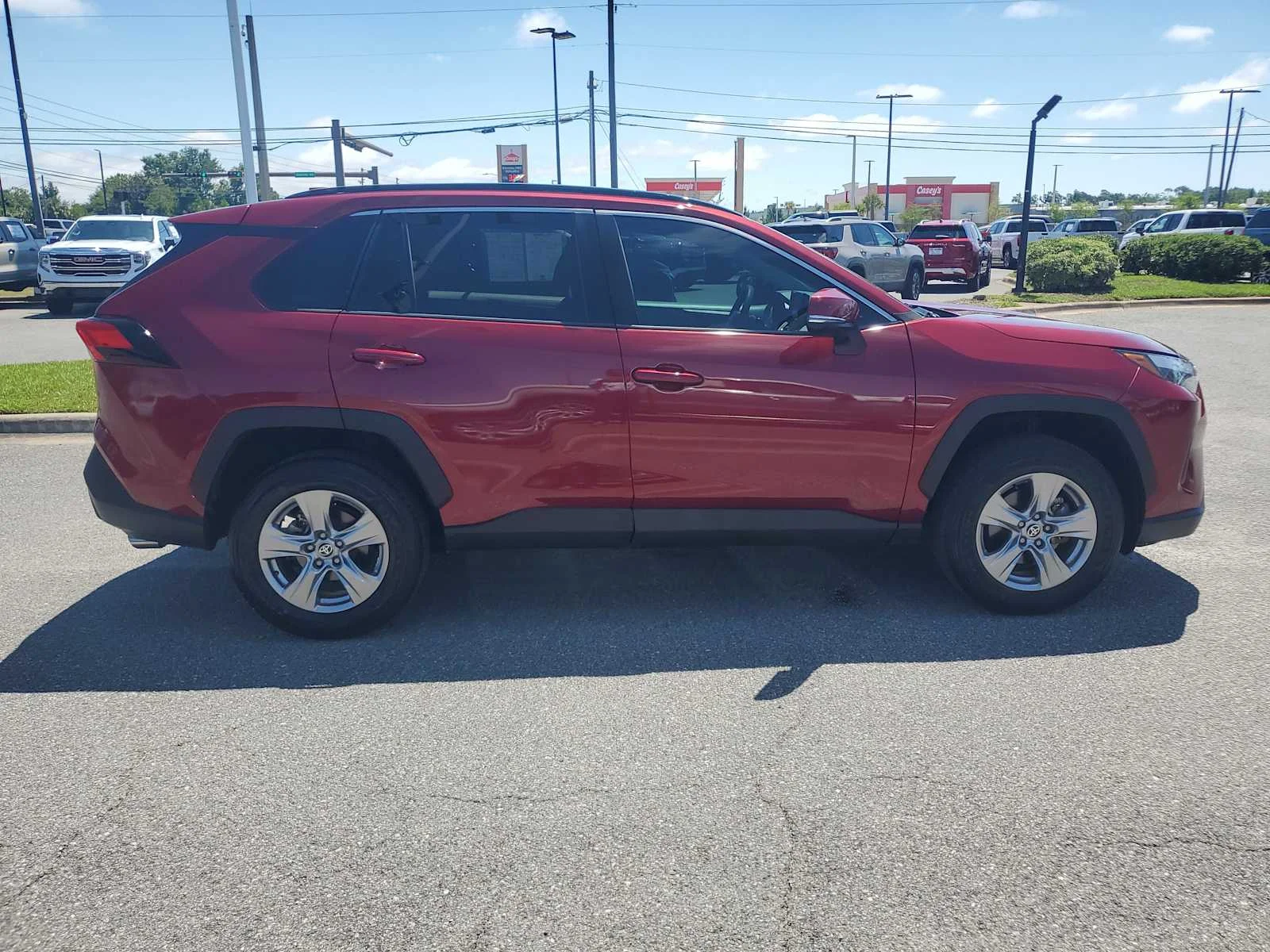 Used 2022 Ruby Flare Pearl Red Toyota XLE image 7