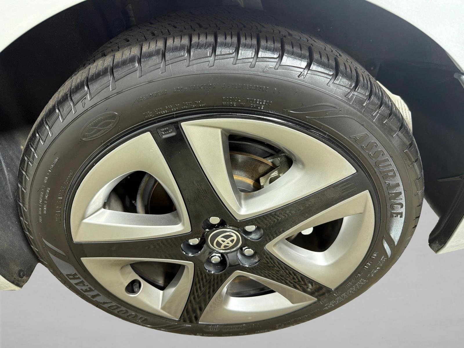 Certified Used 2022 Classic Silver Metallic Toyota XLE image 19