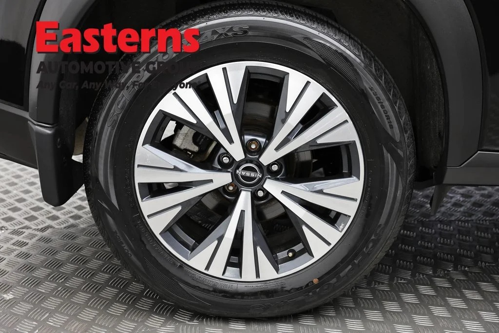 Used 2023 Black Nissan SV image 30