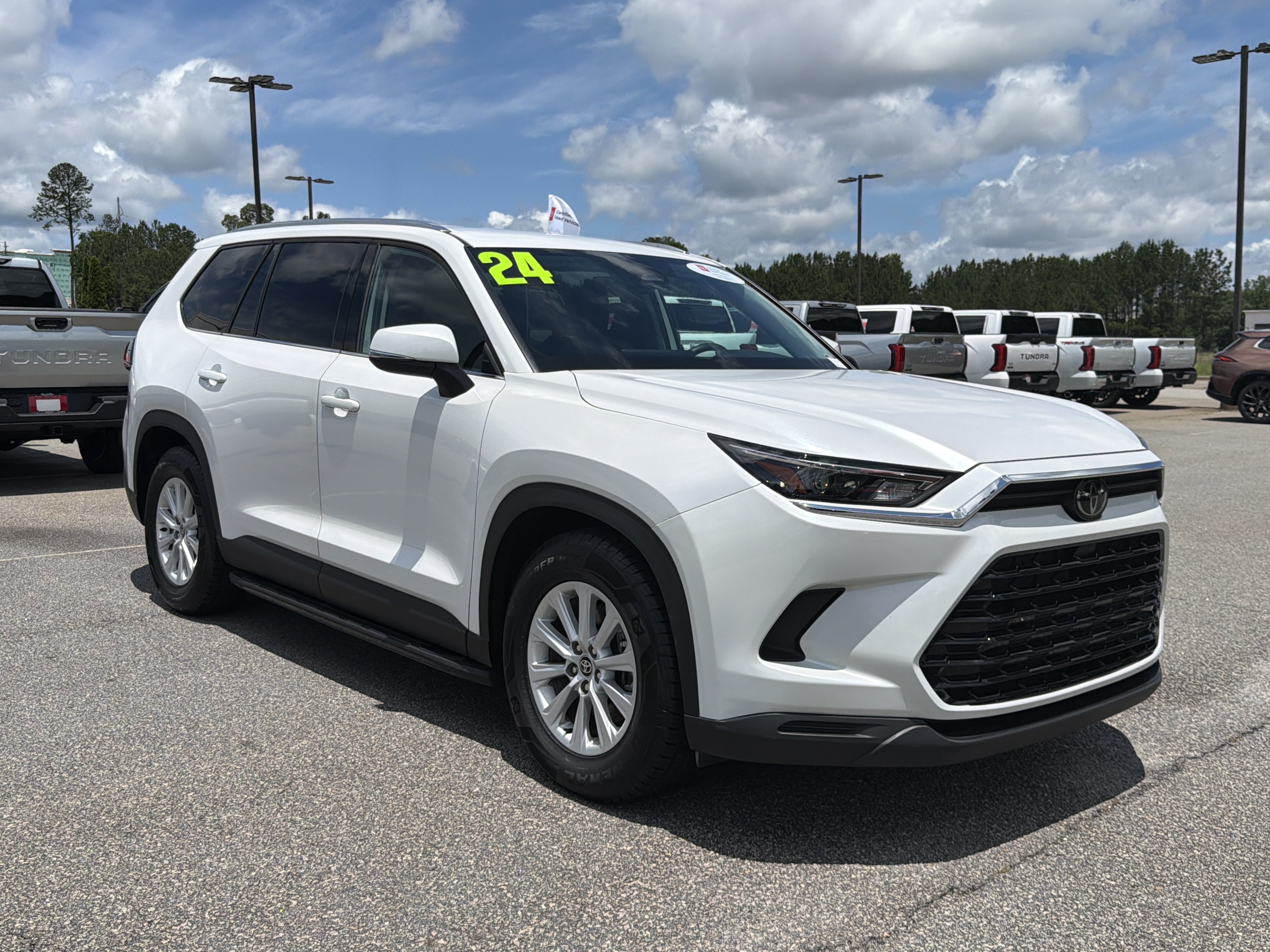 Certified Used 2024 Wind Chill Pearl Toyota XLE image 1