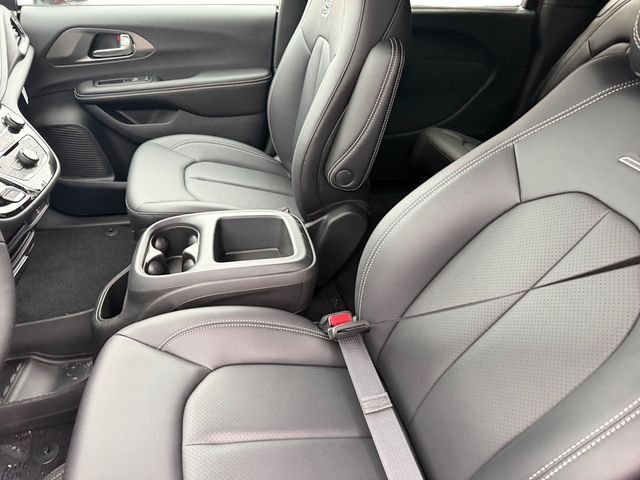 New 2026 Red Hot Pearl-Coat Exterior Paint Chrysler Select image 14