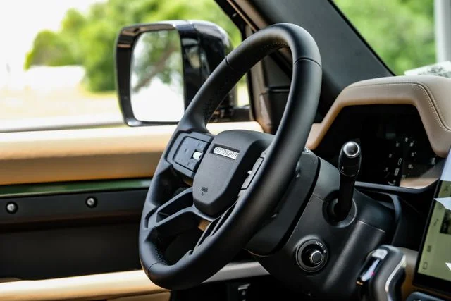 New 2026 Woolstone Green Land Rover X-Dynamic SE image 18